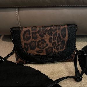 Jessica Simpson crossbody cheetah print